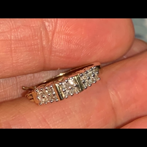 10k diamonds single Earrings. Firm - Picture 3 of 17